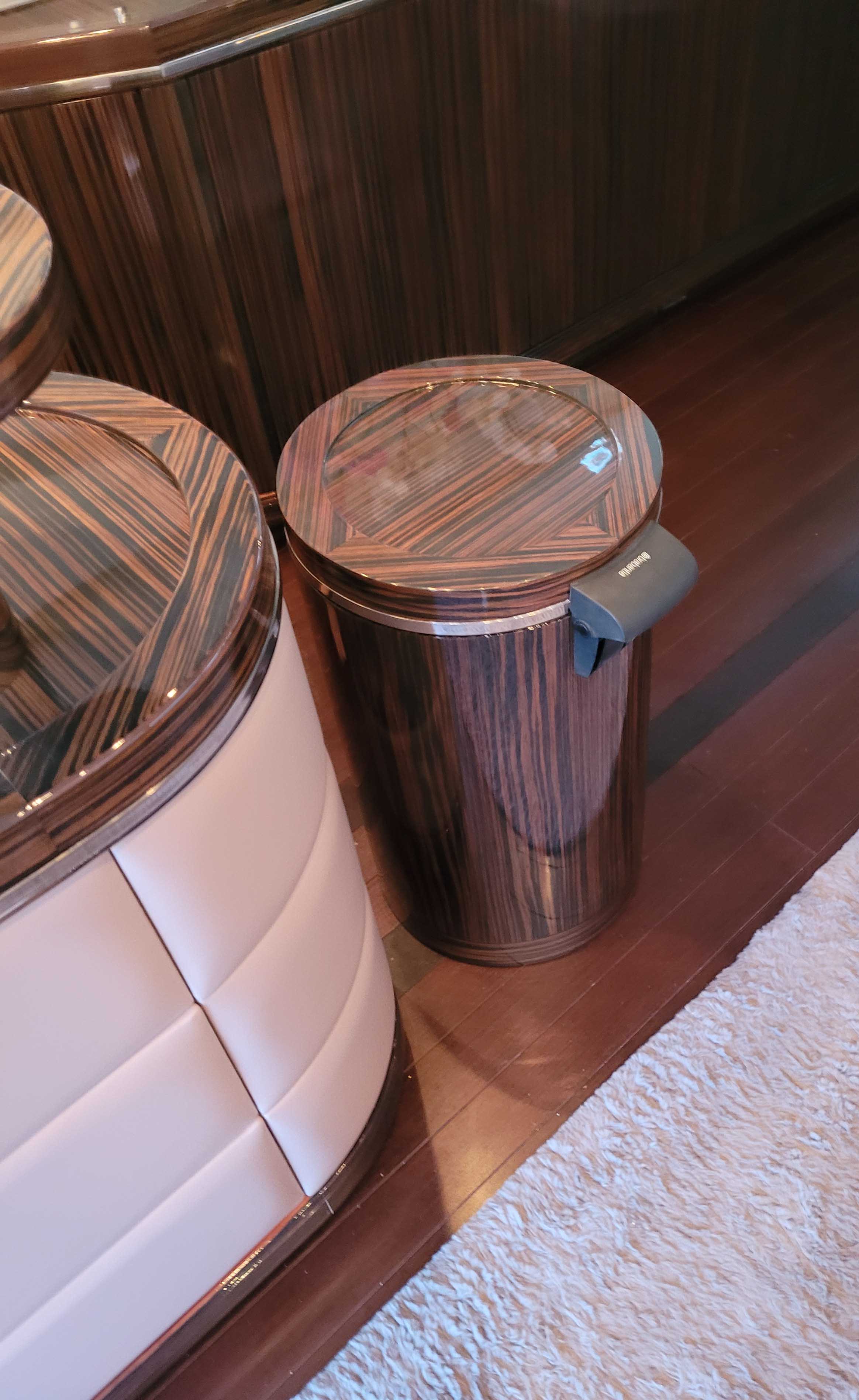 ebeniste La Roquette-sur-Siagne-ebenisterie marine Cannes-menuisier ebeniste Mandelieu-la-Napoule-mobilier de bateau Cannes-charpentier naval Antibes